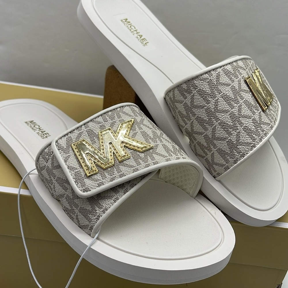 MICHAEL KORS Palmer Signature Logo Slide Sanda
Vanilla 
NWT - Picture 11 of 16